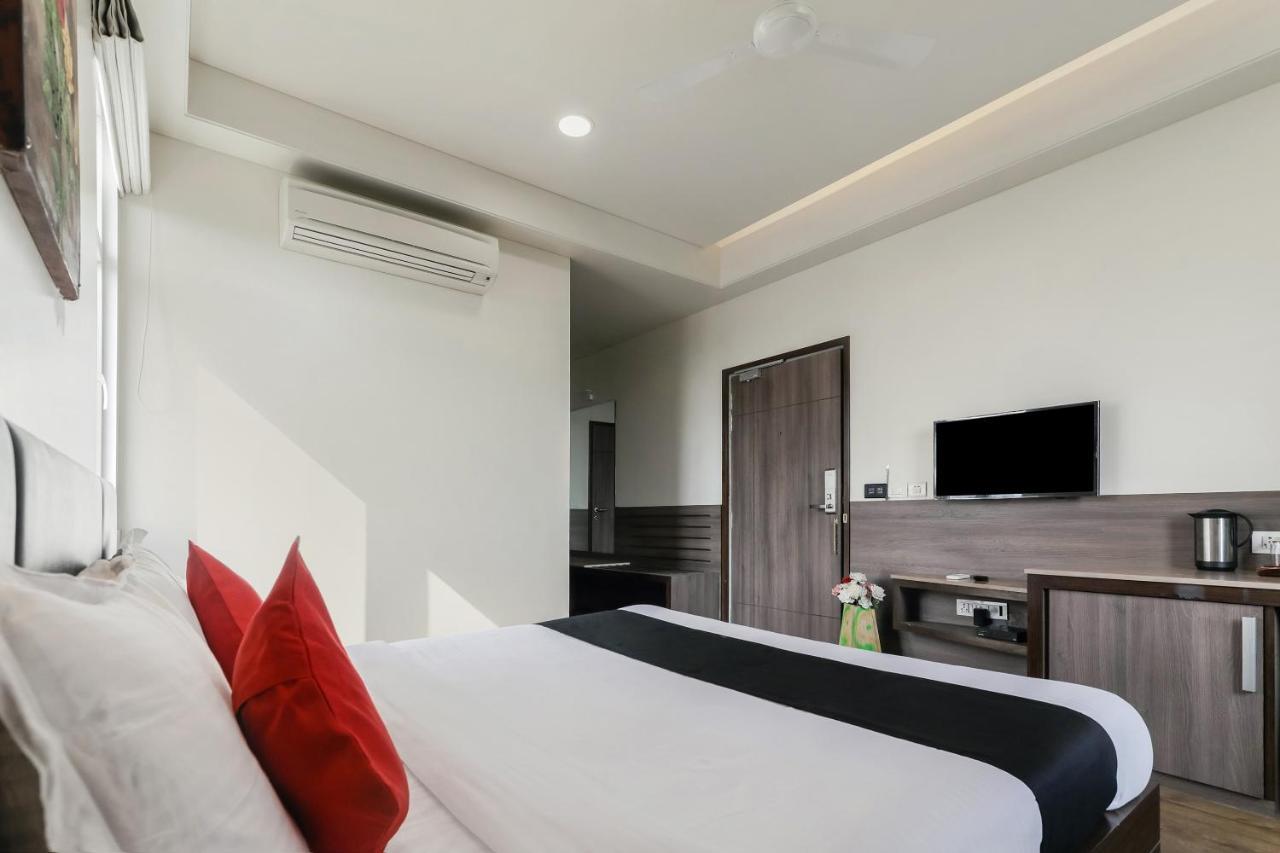 Fleur Hotel Divisione di Divisione di Jaipur Esterno foto