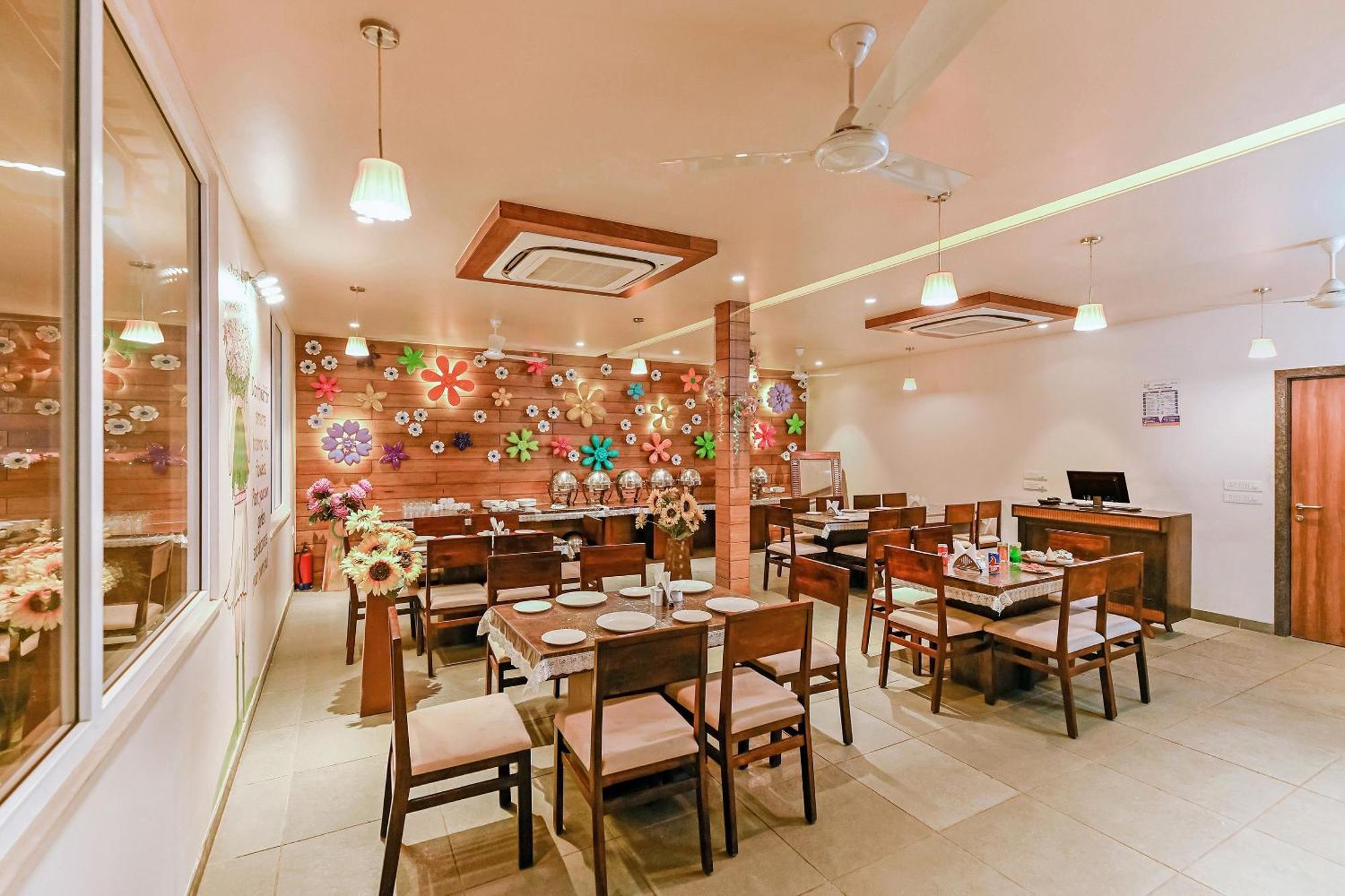 Fleur Hotel Divisione di Divisione di Jaipur Esterno foto