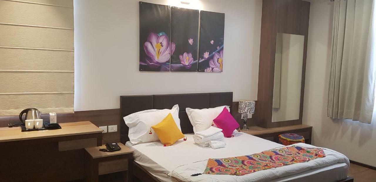 Fleur Hotel Divisione di Divisione di Jaipur Esterno foto